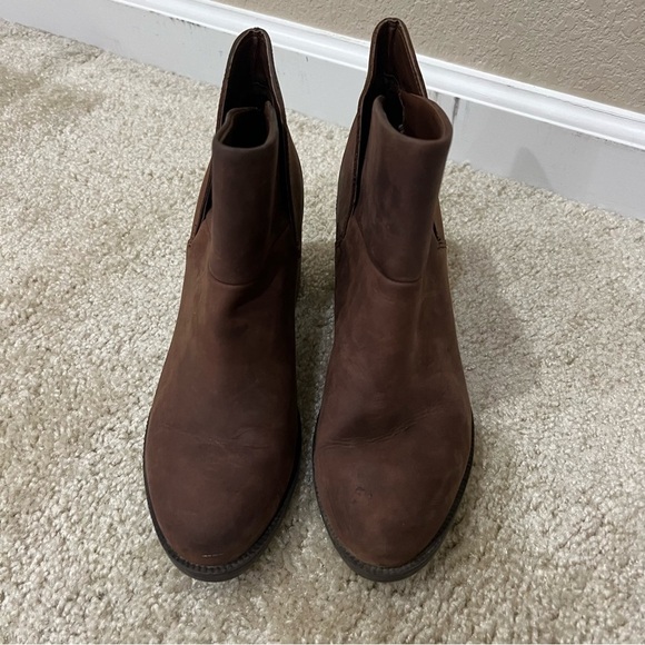 Clarks Malvet Helen 3” Heeled Leather Pull On Booties Boots Sz 8 Brown 60731120, - Picture 6 of 16